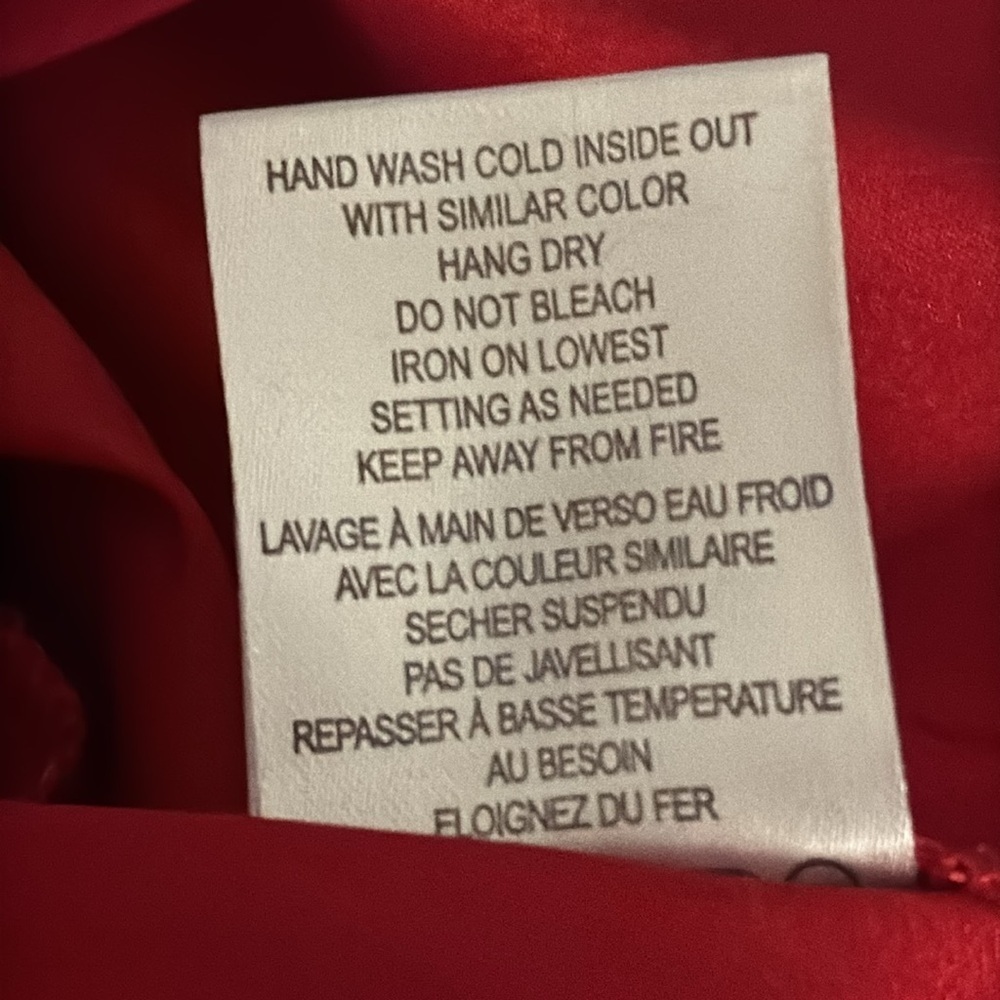 Red‎ Asymmetrical Blouse - Picture 8 of 8